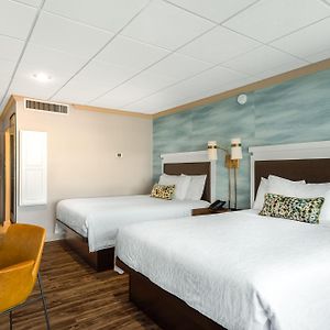 Queen Room Pool View
